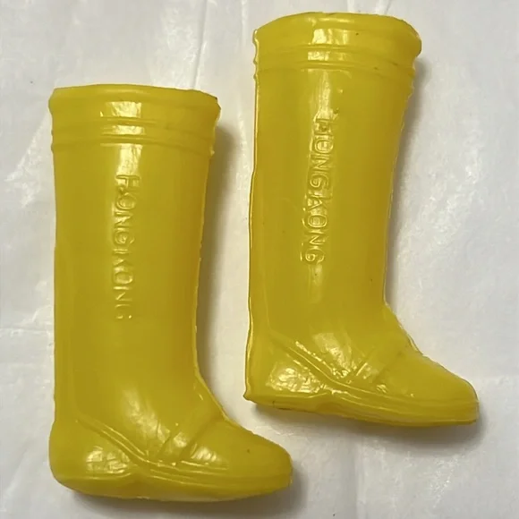 Barbie type Cape & Boots by PGD - Picture 3 of 7